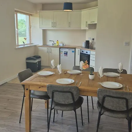 Apartment Large Two Bedroom *